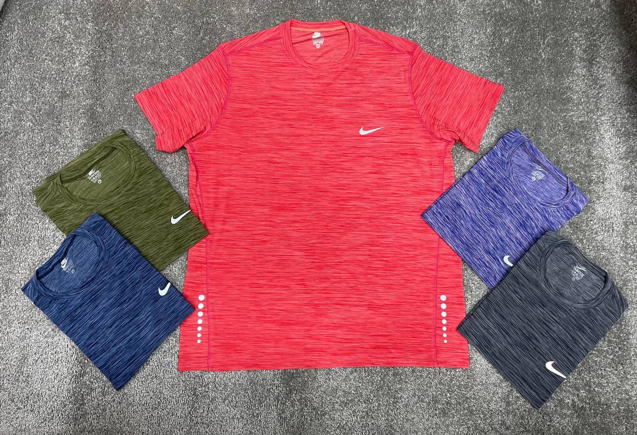 عکس فروشگاه لباس ورزش آف لند