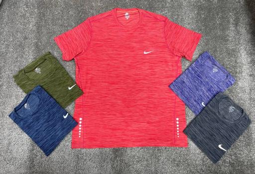 عکس فروشگاه لباس ورزش آف لند