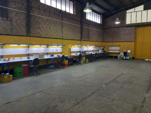 عکس کارگاه مونتاژ قطعات الکترونیکی محمدی