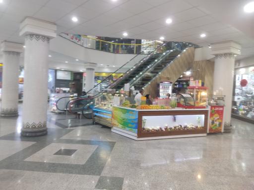 عکس مرکز خرید زیتون