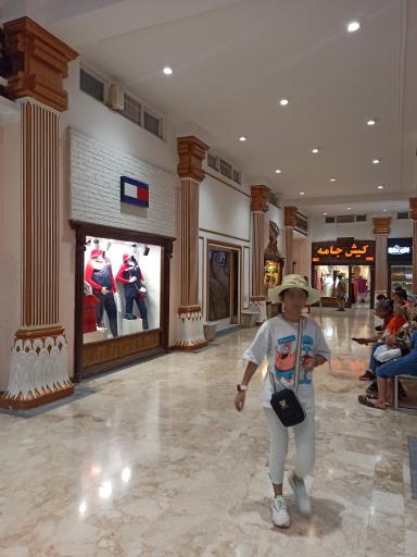 عکس مرکز خرید زیتون