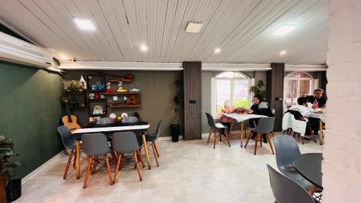 عکس رستوران ننه خاور