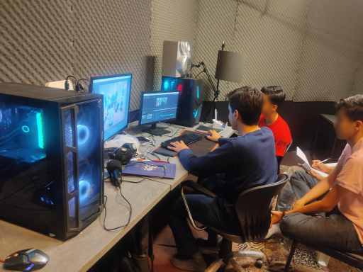 عکس باشگاه رشد نوجوانان ایران - برنا