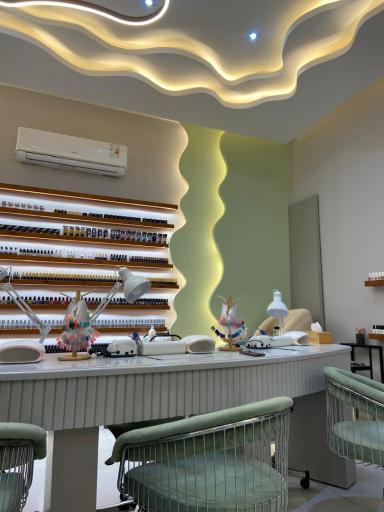 سالن زیبایی آمور