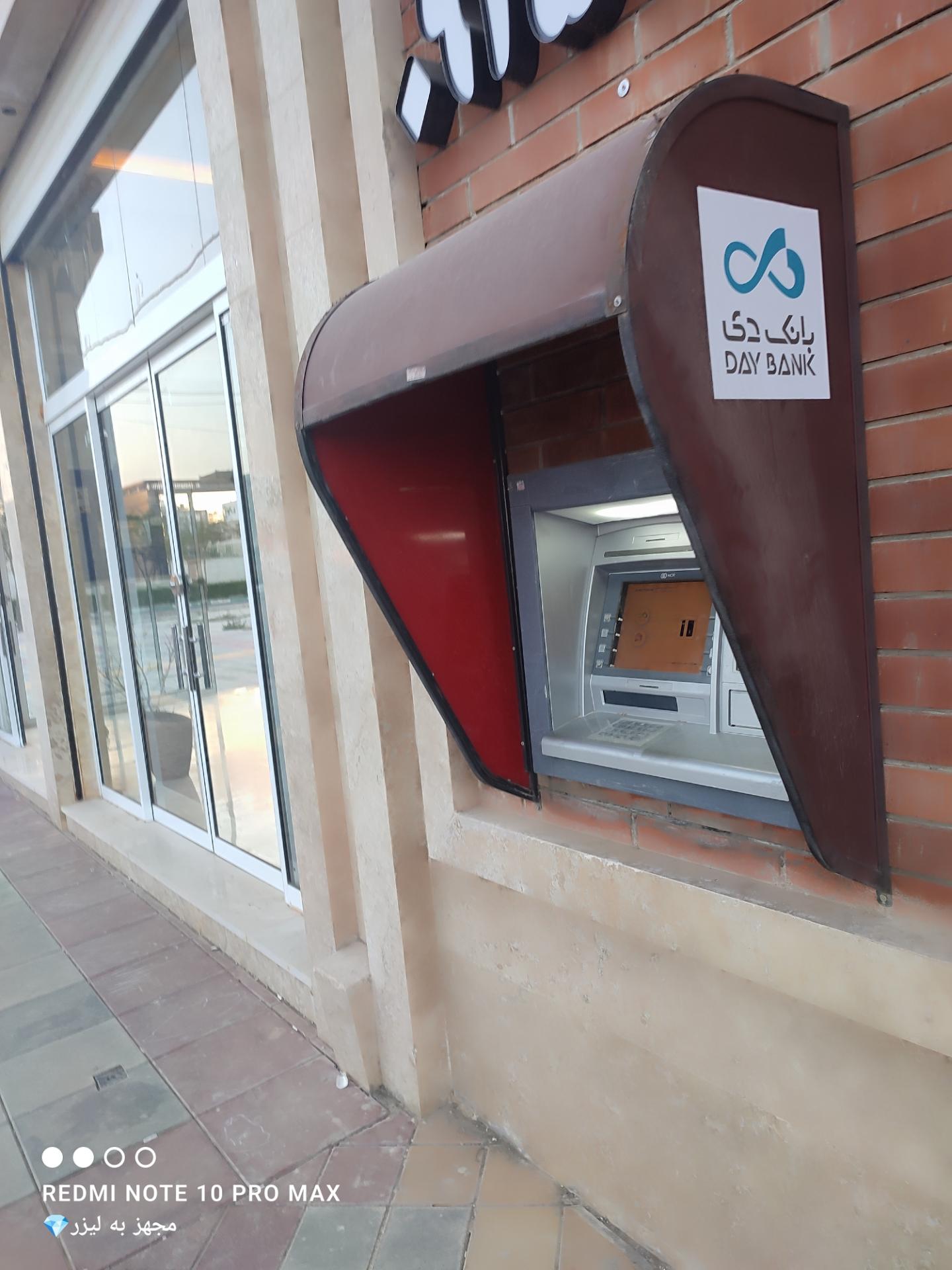 عکس عابر بانک دی