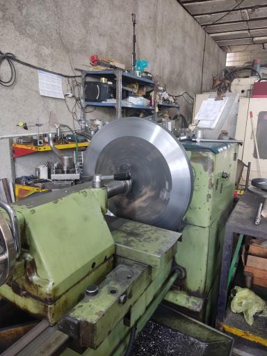 عکس قالبسازی و تراشکاری پیشرو صنعت(قدیانی)