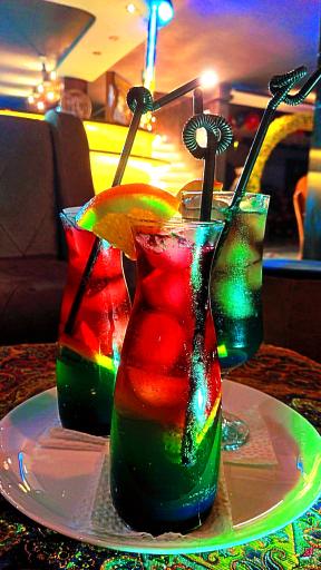 عکس کافی شاپ چالش