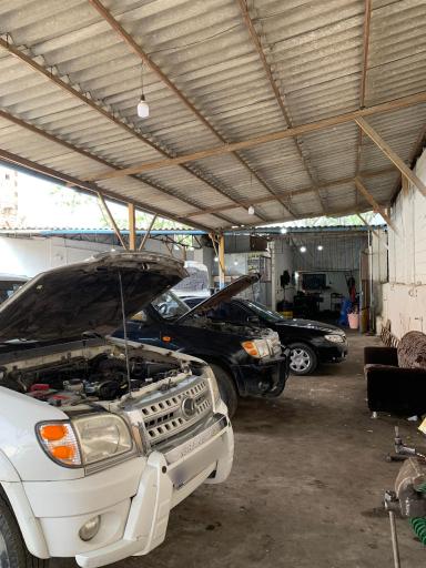 عکس تعمیرگاه تخصصی مزدا کاپرا بسترن معراج