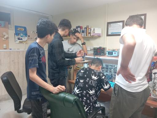 عکس آموزشگاه تعمیرات موبایل