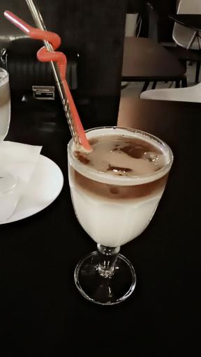 عکس کافی شاپ چالش