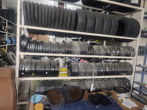 عکس فروشگاه رینگ و لاستیک برخورداری