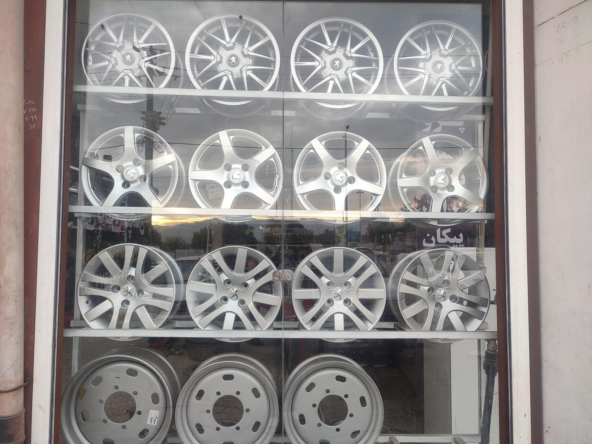 عکس فروشگاه رینگ و لاستیک برخورداری