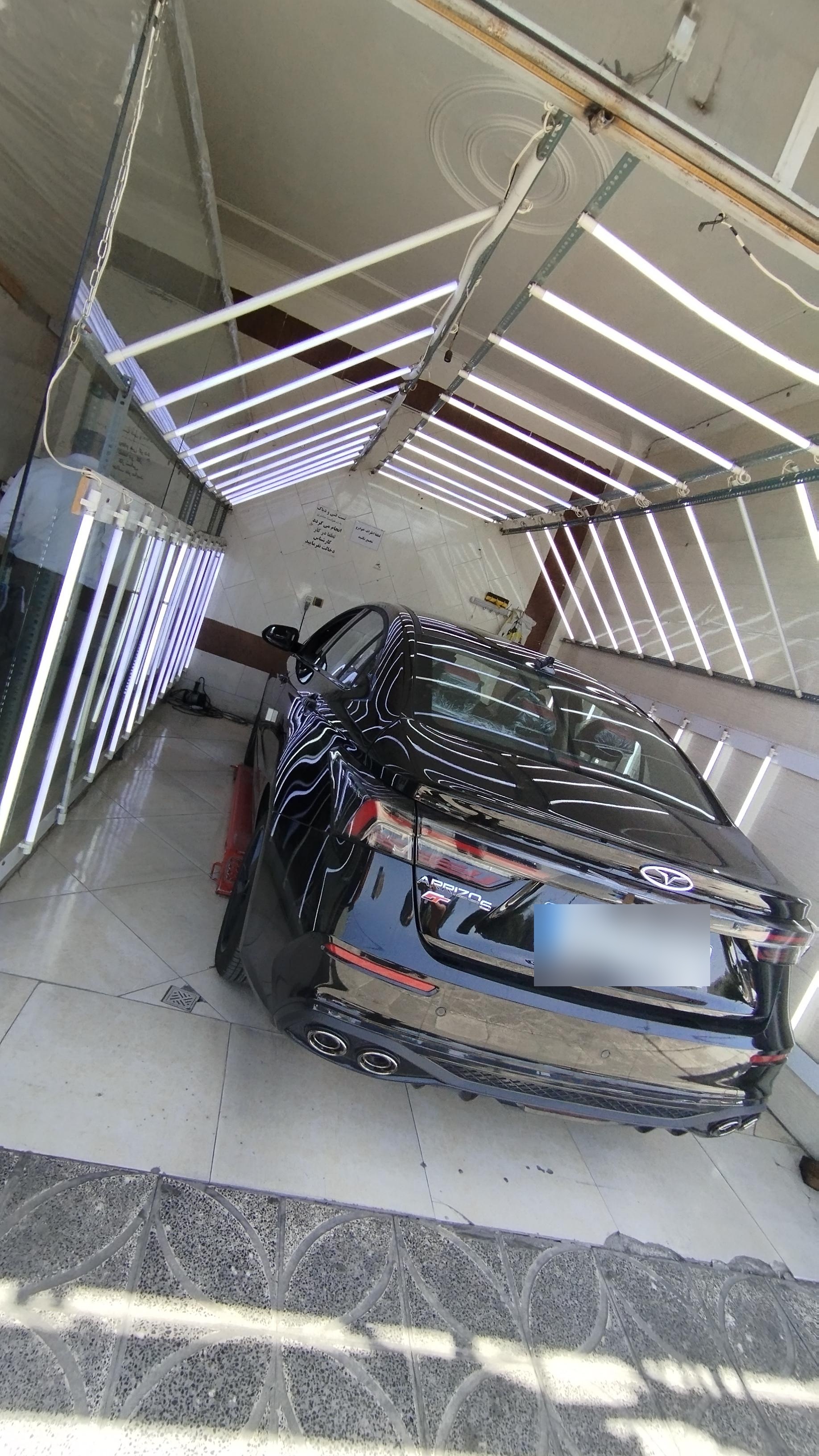 عکس کارشناسی رنگ امیر