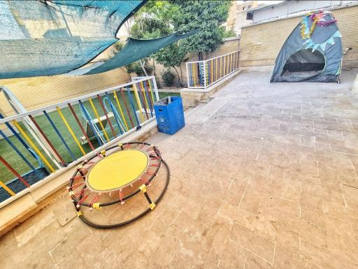 عکس پیش دبستان و دبستان و کانون زبان بهاره