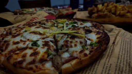 عکس پیتزا فرنو