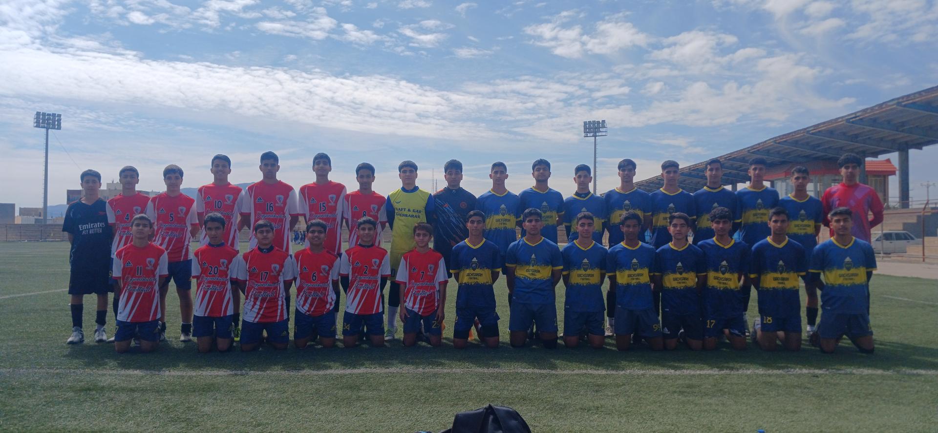 عکس زمین چمن ورزشگاه شهید بشارت 