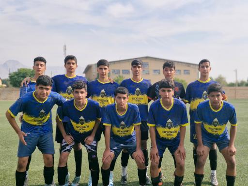 عکس زمین چمن ورزشگاه شهید بشارت 