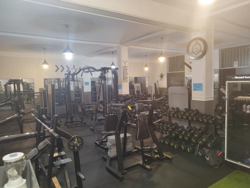 عکس باشگاه پرورش اندام تاو