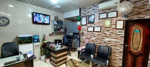 عکس مشاور املاک ایران زمین 