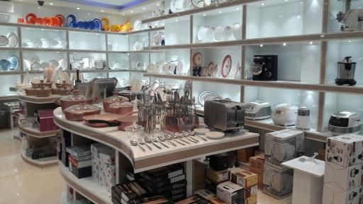 عکس فروشگاه لوکس شابازاده