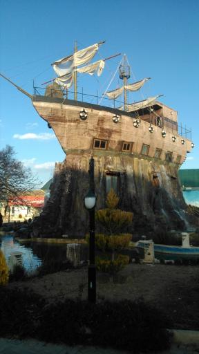 عکس کافه رستوران کشتی