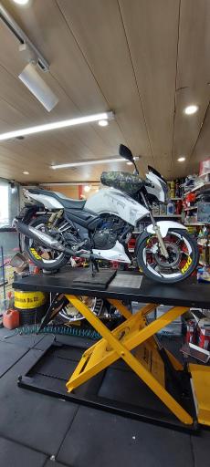 عکس تعمیرگاه مانکی موتوری