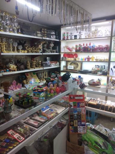 عکس فروشگاه صنایع دستی حسین قدسی