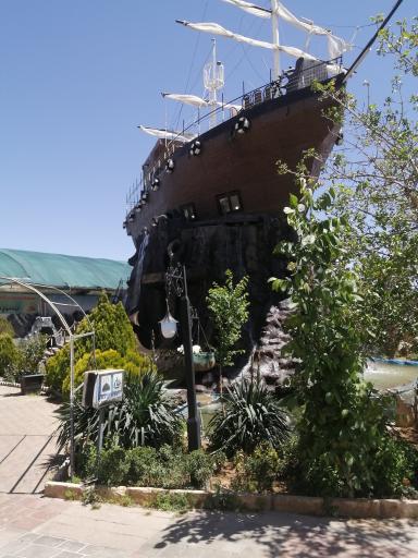 عکس کافه رستوران کشتی