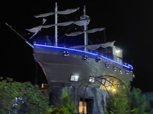 عکس کافه رستوران کشتی