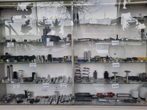 عکس فروشگاه لوازم بادی کامیون پنو پارت