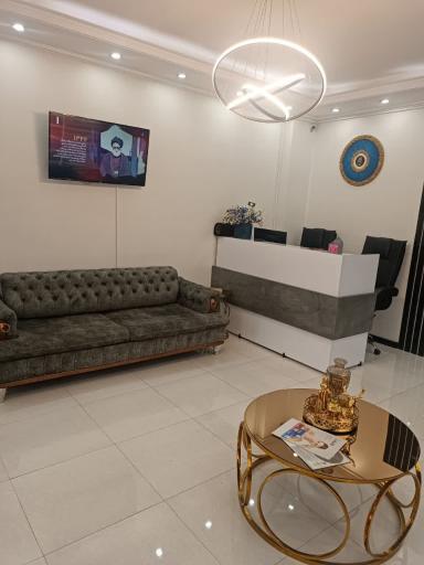 عکس کلینیک زیبایی تهرانسر رایمند رایکا