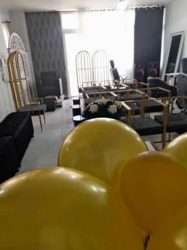 عکس آموزشگاه و آرایشگاه سما 