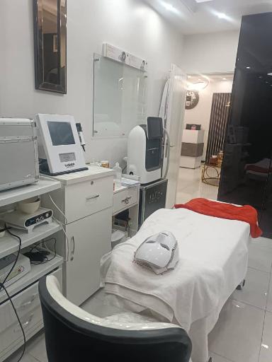 عکس کلینیک زیبایی تهرانسر رایمند رایکا