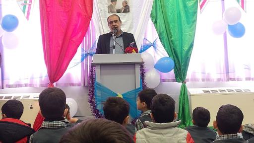 مدرسه زنده یادعلیرضا صادقی