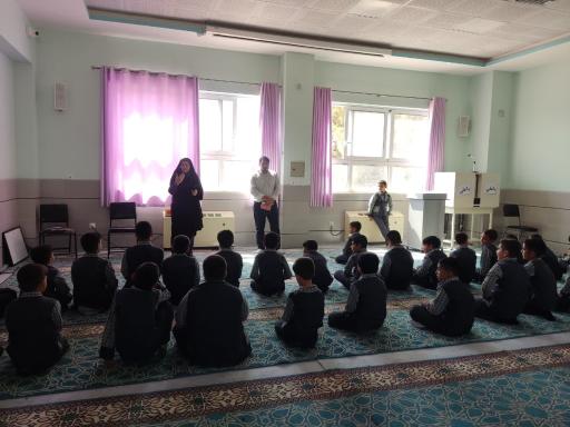 عکس مدرسه زنده یادعلیرضا صادقی