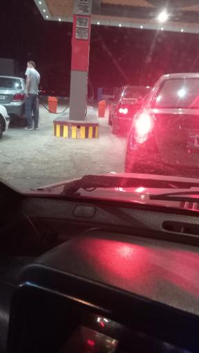 عکس پمپ بنزین مجتمع فدک