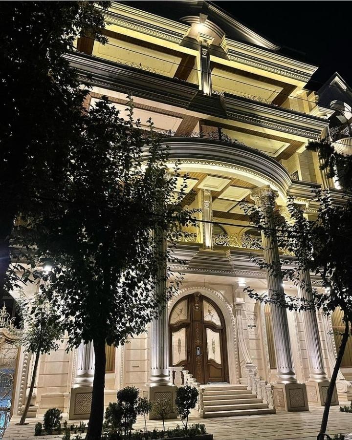 عکس عمارت آناهیتا