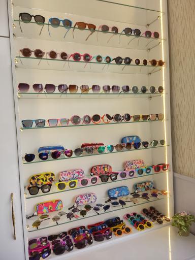 عکس عینک یزدان