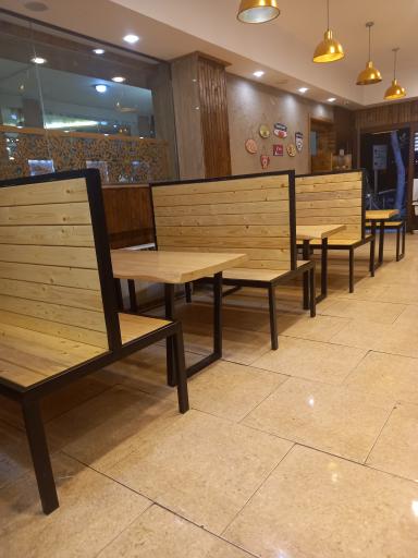 عکس کافه فست‌فود سی و سه پل