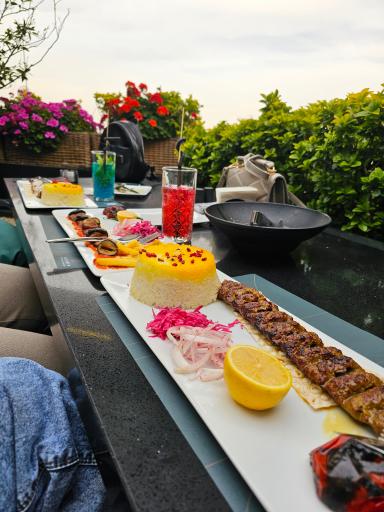 عکس رستوران آدیشه