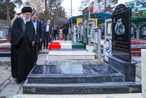 عکس مزار شهید حسن طهرانی مقدم