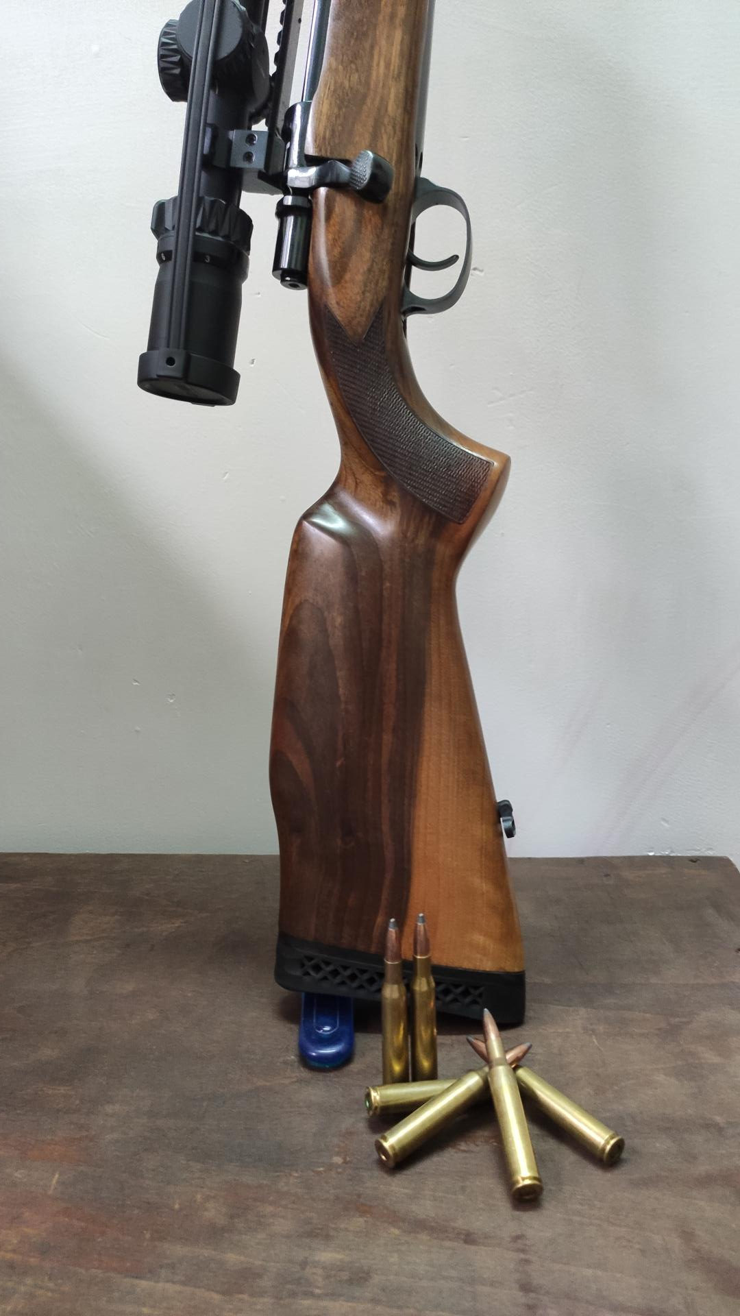 عکس تعمیرگاه مجاز سلاح