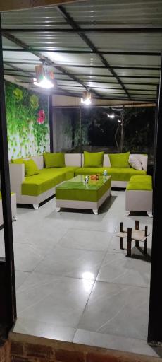 عکس کافه رستوران لاوی