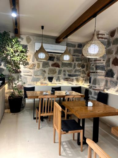 عکس کافی شاپ مربع سیاه