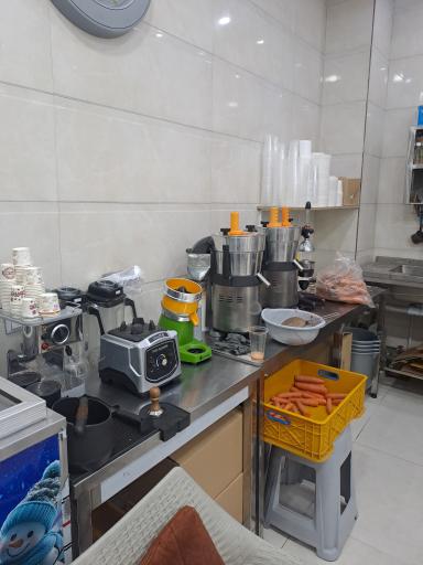 عکس آبمیوه و بستنی کدخدایی 