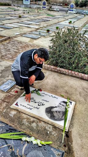 عکس مزار حاج اسدالله منصوری