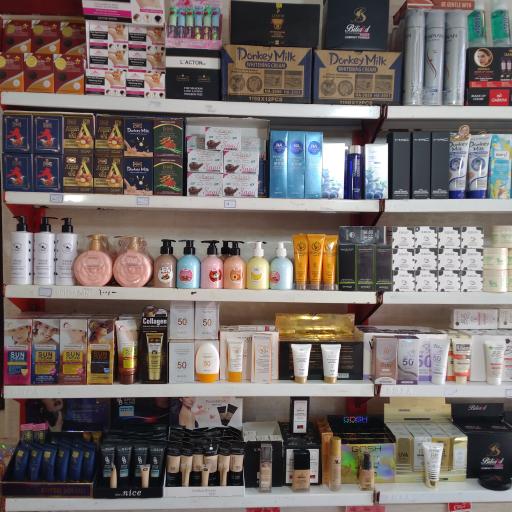 عکس پخش عمده محصولات آرایشی لوکس ایرانیان