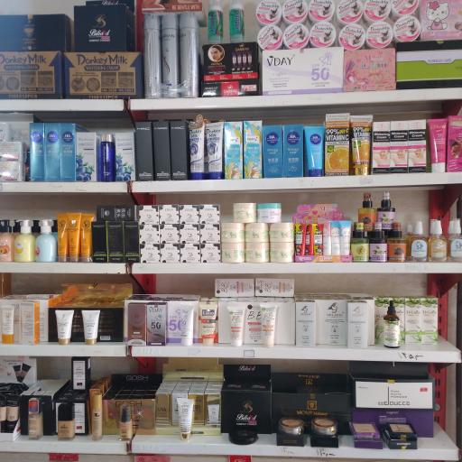 عکس پخش عمده و تکی محصولات آرایشی لوکس ایرانیان