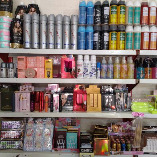 عکس پخش عمده و تکی محصولات آرایشی لوکس ایرانیان