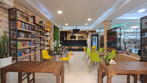 عکس کافه کتاب همدم